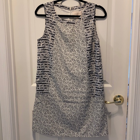 Skies Are Blue Dresses & Skirts - Sleeveless shift dress